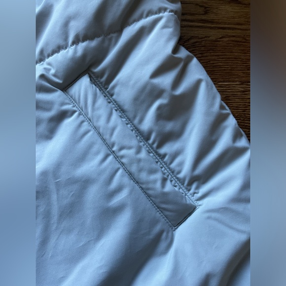 The north face reversible vest - Picture 4 of 11